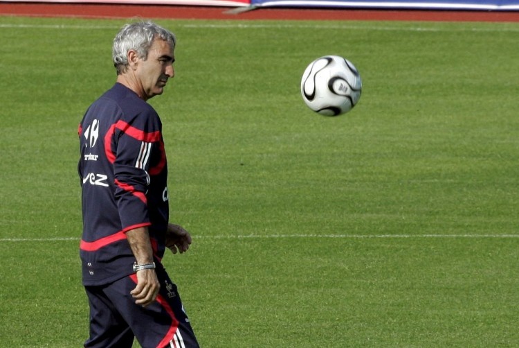 意媒：AC米兰将和罗马在冬窗争夺齐尔克泽（意媒：AC米兰与罗马将于冬窗竞逐齐尔克泽）